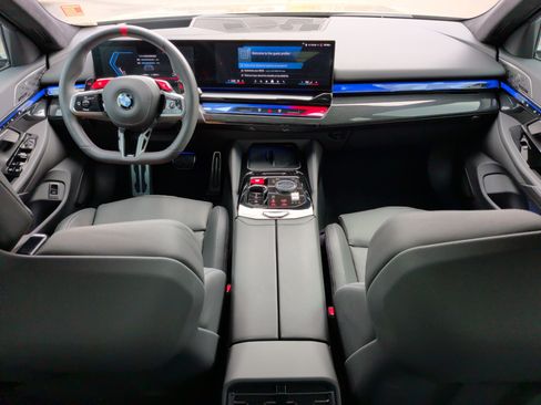 Used 2026 BMW M5 w/ Executive Package image 30