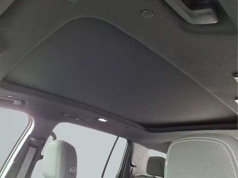 Used 2025 Chevrolet Traverse LT w/ Sun and Wheel Package image 20