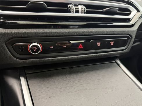 Used 2024 BMW 330i xDrive Sedan w/ Convenience Package image 38