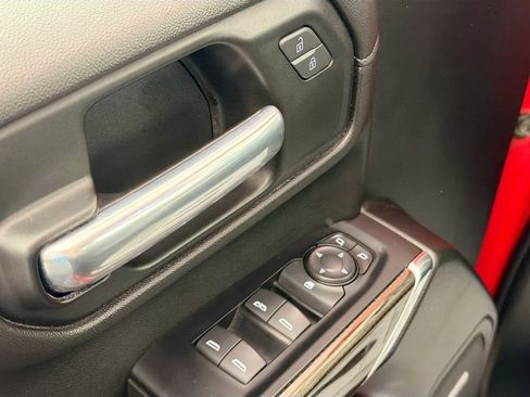 Used 2019 Chevrolet Silverado 1500 LT Trail Boss AWD/4WD image 17