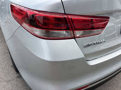 Used 2017 Kia Optima LX FWD image 9