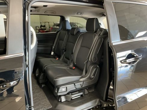 Used 2025 Honda Odyssey Touring image 23