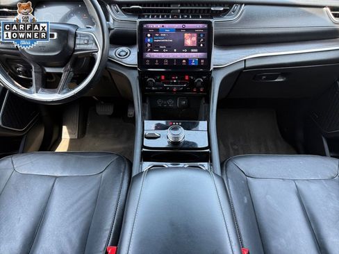 Certified 2022 Jeep Grand Cherokee L Limited w/ Black Appearance Package AWD/4WD image 10