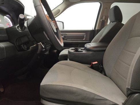 Used 2021 RAM 1500 Classic SLT AWD/4WD image 17