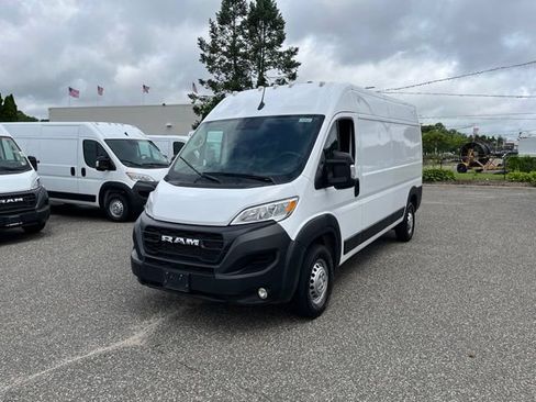 Used 2025 RAM ProMaster 3500 w/ Convenience Group FWD image 3