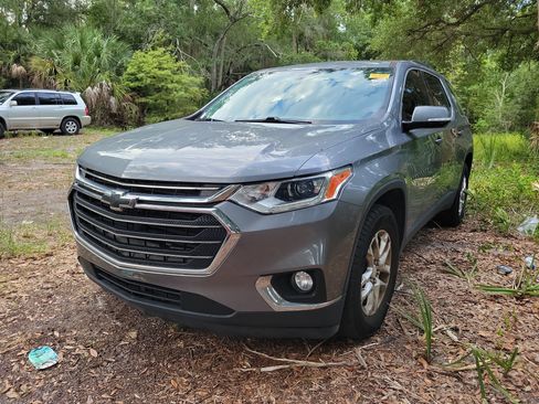 Used 2019 Chevrolet Traverse LT w/ LPO, Floor Liner Package FWD image 6