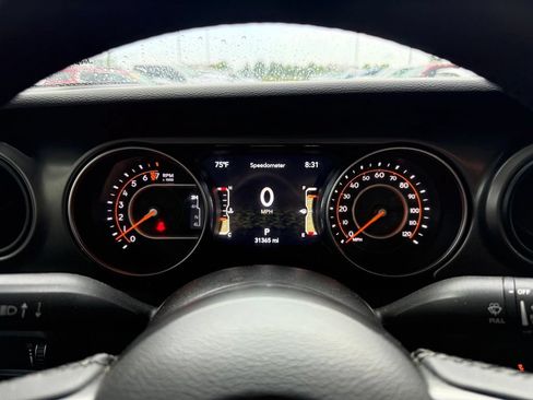 Used 2023 Jeep Gladiator Sport AWD/4WD image 8