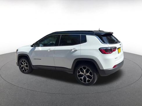 Used 2025 Jeep Compass Limited AWD/4WD image 10