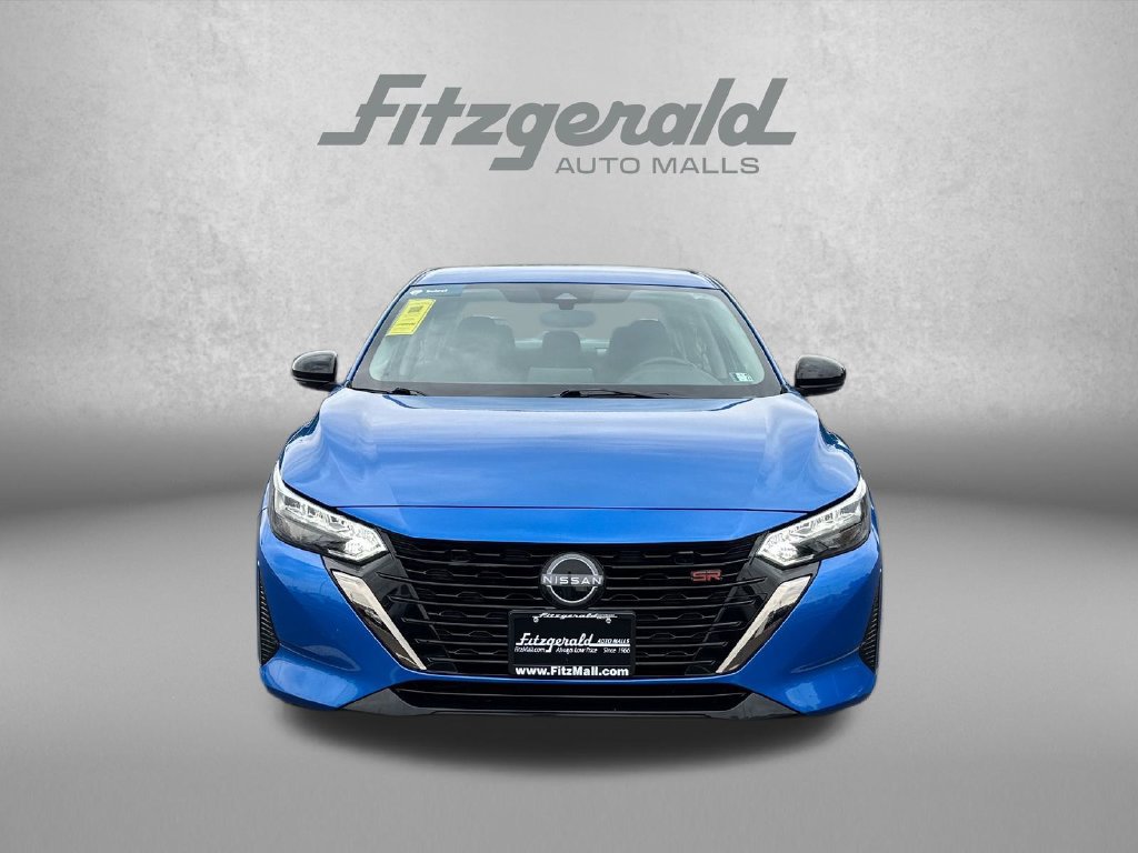 Used 2025 Nissan Sentra SR FWD image 2