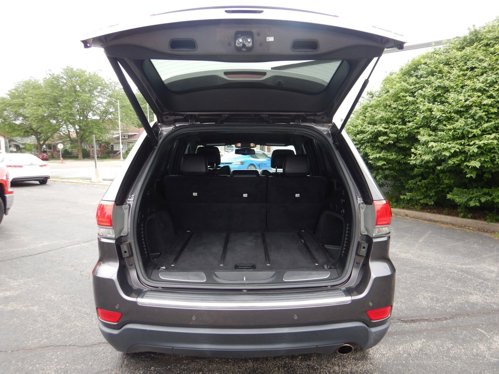 Used 2015 Jeep Grand Cherokee Limited AWD/4WD image 8