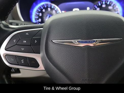 Used 2019 Chrysler Pacifica Touring-L Plus w/ Advanced Safetytec Group FWD image 8