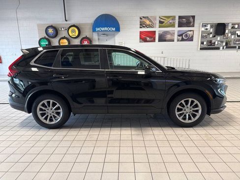 Used 2023 Honda CR-V EX image 2