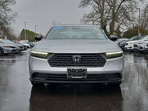 Used 2024 Honda Accord Sport image 2