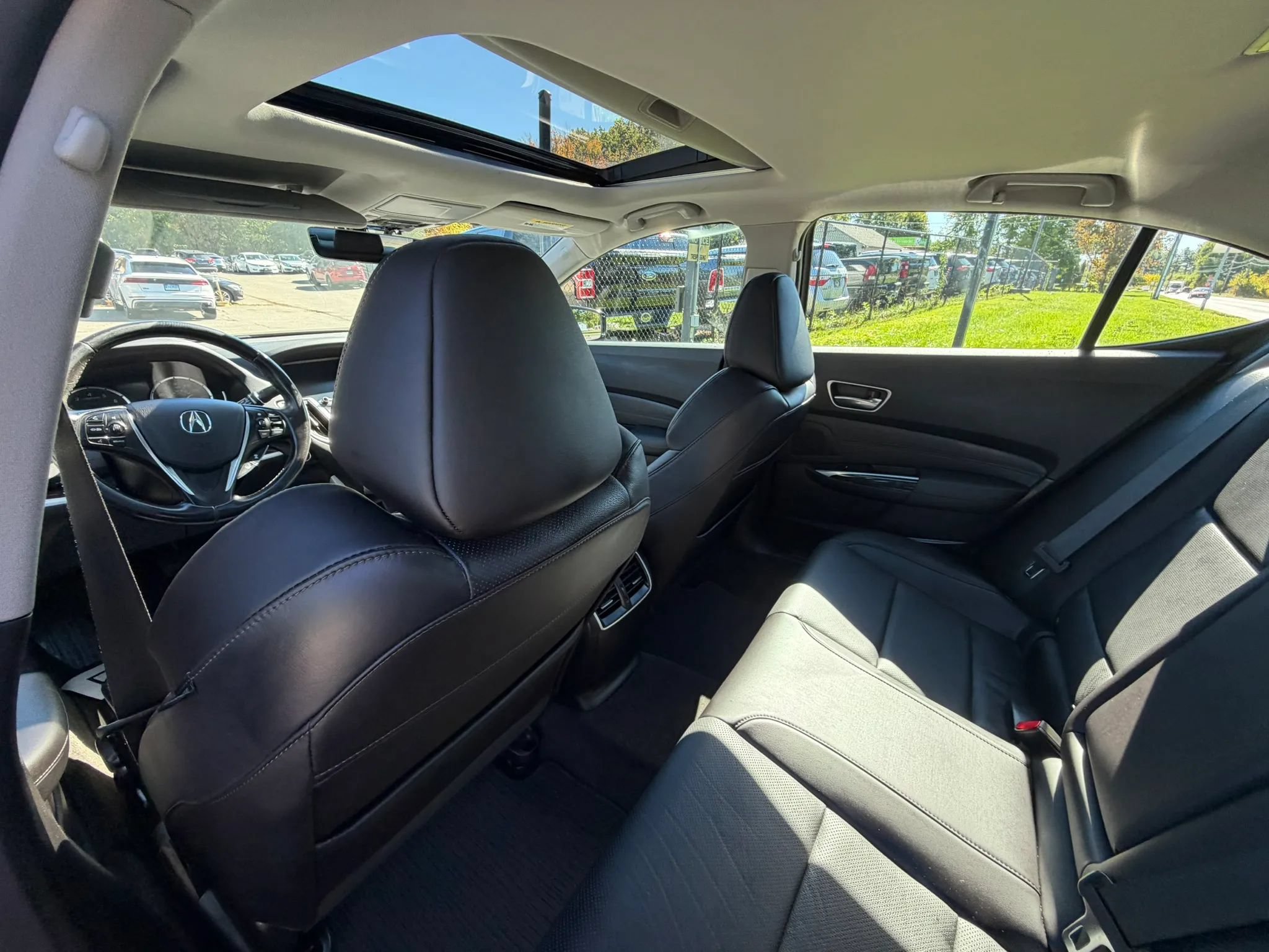 Used 2018 Acura TLX w/ Technology Package FWD image 18