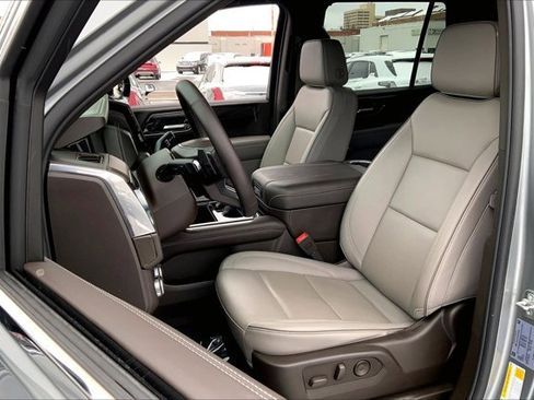 Used 2025 GMC Yukon Elevation image 24