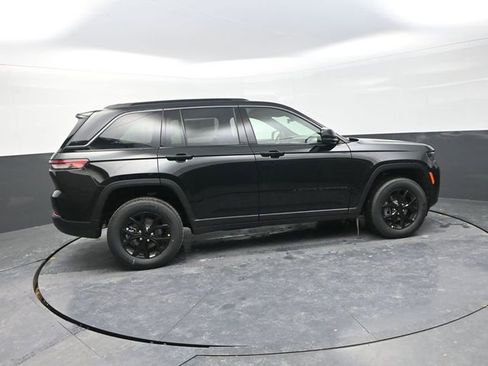 New 2026 Jeep Grand Cherokee Altitude AWD/4WD image 11