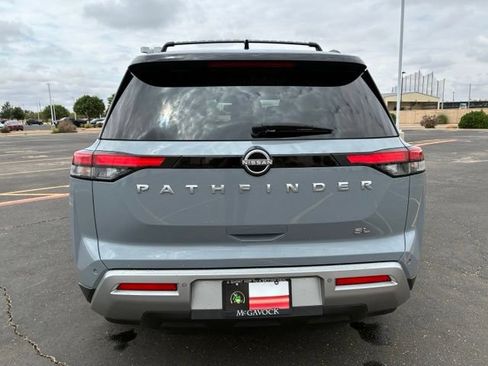 Used 2022 Nissan Pathfinder SL FWD image 5