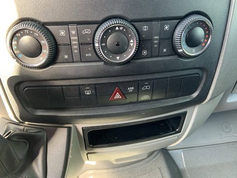 Used 2016 Mercedes-Benz Sprinter 2500 image 12