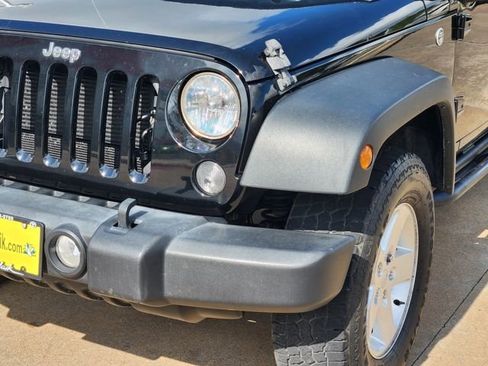 Used 2017 Jeep Wrangler Unlimited Sport w/ Quick Order Package 24S AWD/4WD image 6