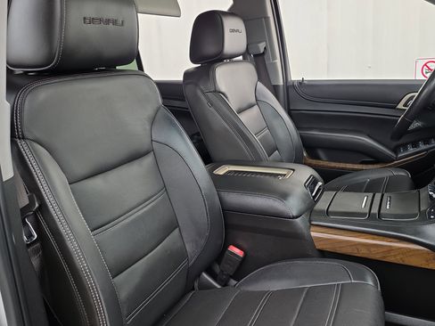 Used 2018 GMC Yukon Denali w/ Open Road Package AWD/4WD image 42