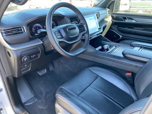Used 2024 Jeep Wagoneer L Series II RWD image 33