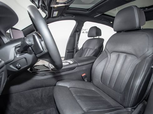 Used 2020 BMW 740i w/ M Sport Package RWD image 46