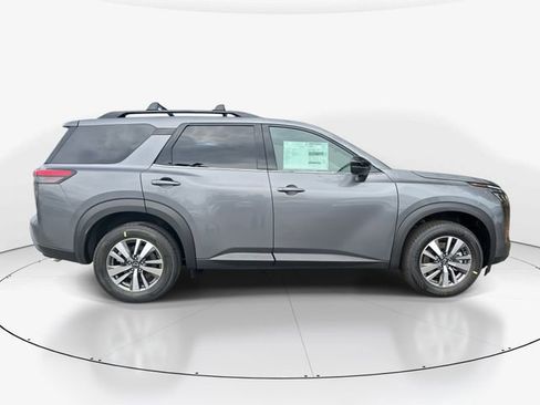 New 2026 Nissan Pathfinder SL image 11