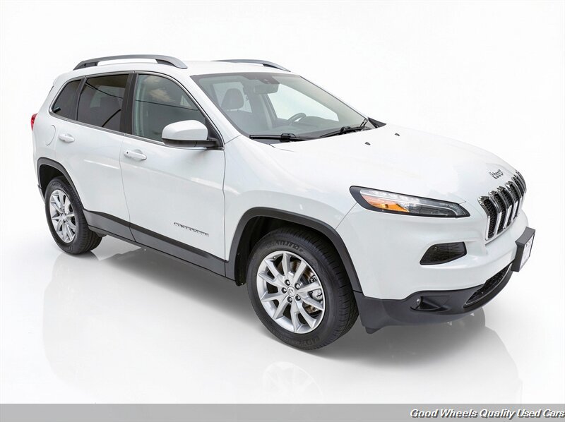 Used 2018 Jeep Cherokee Limited AWD/4WD image 3