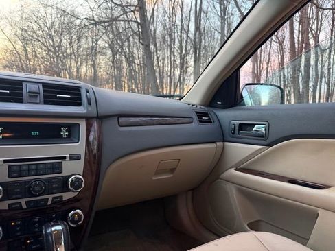 Used 2012 Ford Fusion SEL image 10