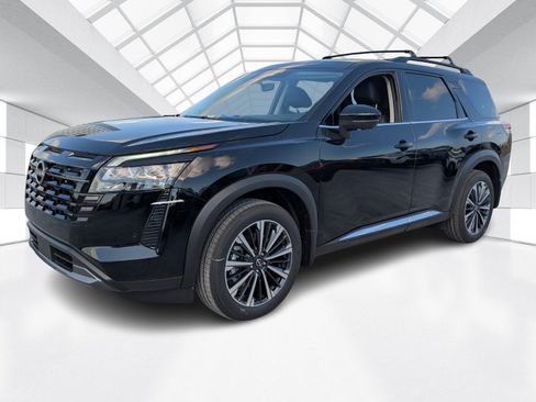 New 2026 Nissan Pathfinder Platinum AWD/4WD image 3