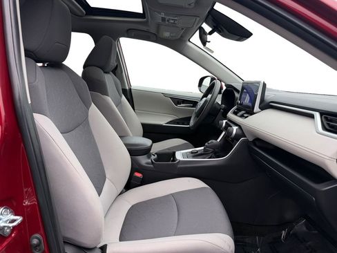 Certified 2025 Toyota RAV4 XLE w/ Convenience Package image 17