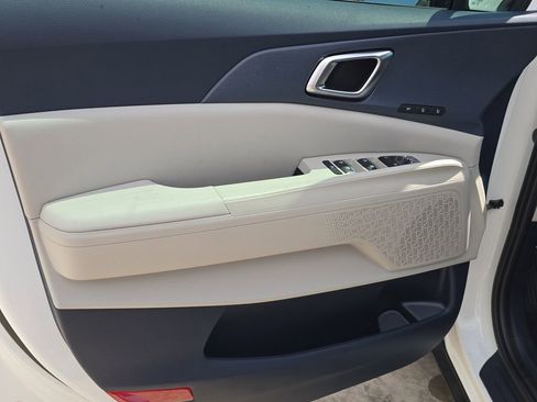 New 2026 Kia Carnival EX FWD image 18