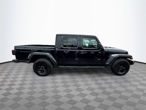 Used 2021 Jeep Gladiator Sport image 5