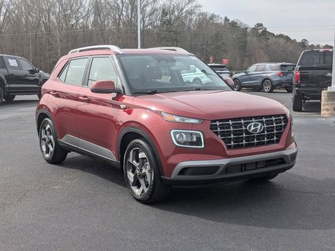 Used 2025 Hyundai Venue Limited FWD image 1