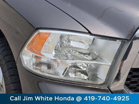Used 2017 RAM 1500 Classic SLT AWD/4WD image 13