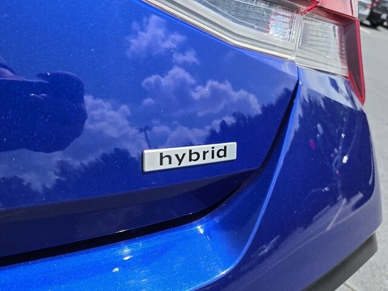 Used 2025 Hyundai Elantra Limited FWD image 7