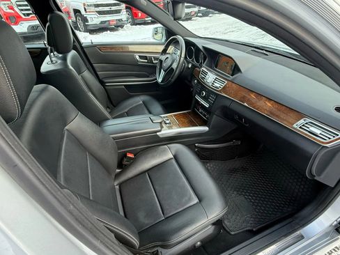 Used 2016 Mercedes-Benz E 350 4MATIC Wagon w/ Premium Package image 40