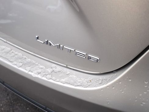 Used 2016 Toyota Avalon Limited image 6