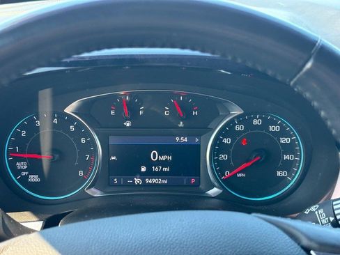 Used 2022 Chevrolet Traverse LT FWD image 22