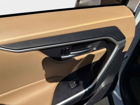 Used 2025 Toyota RAV4 XLE Premium image 12