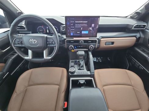 Used 2025 Toyota 4Runner Limited w/ Tow Technology Package image 9