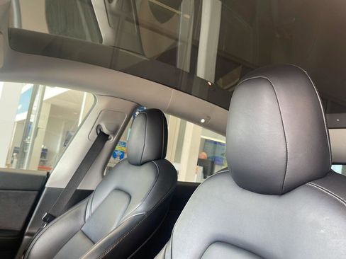 Used 2021 Tesla Model Y Long Range AWD/4WD image 8