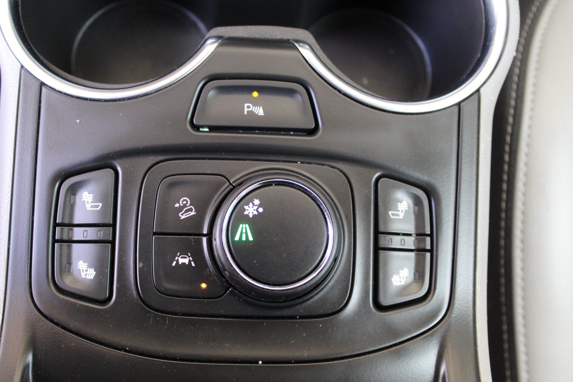 Used 2022 GMC Terrain SLT w/ Tech Package FWD image 42