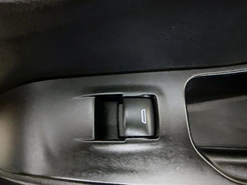 Used 2023 Chevrolet Traverse LS FWD image 31