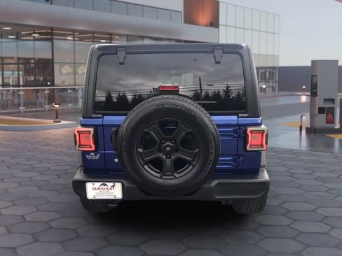 Used 2018 Jeep Wrangler Unlimited Sport S AWD/4WD image 10