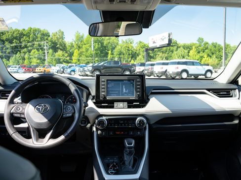 Used 2021 Toyota RAV4 XLE Premium FWD image 20