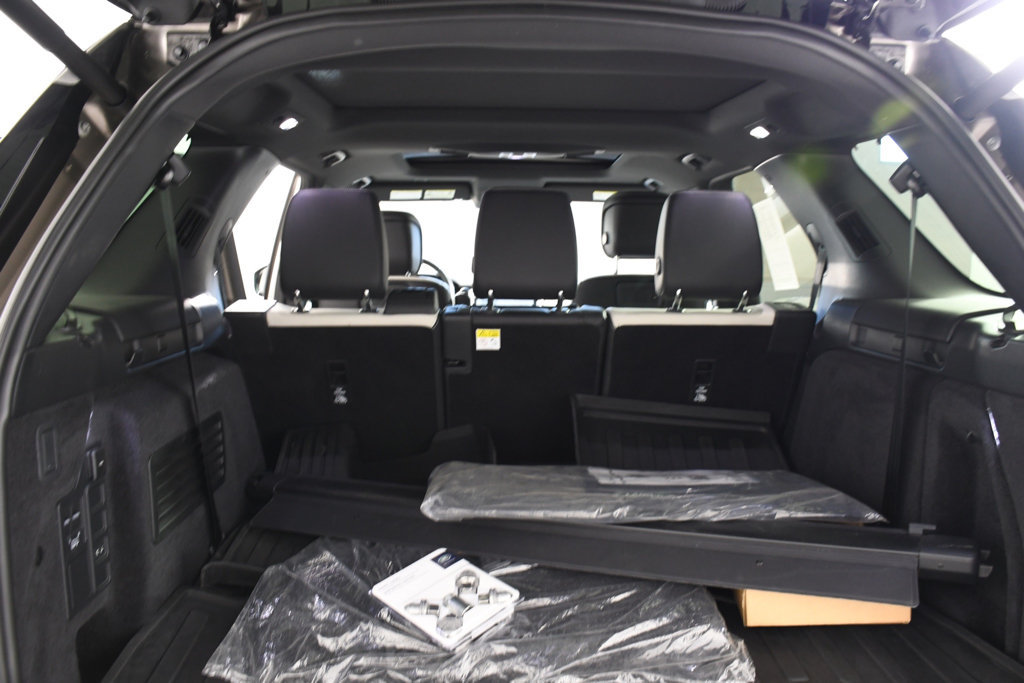 Used 2023 Land Rover Discovery S R-Dynamic AWD/4WD image 24