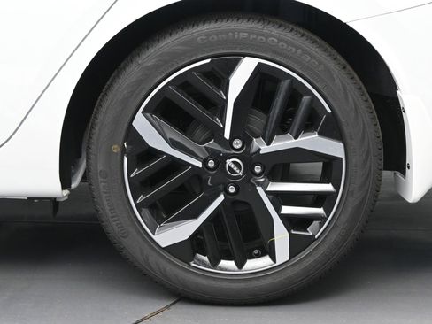 New 2025 Nissan Versa SR w/ Trunk Package image 19