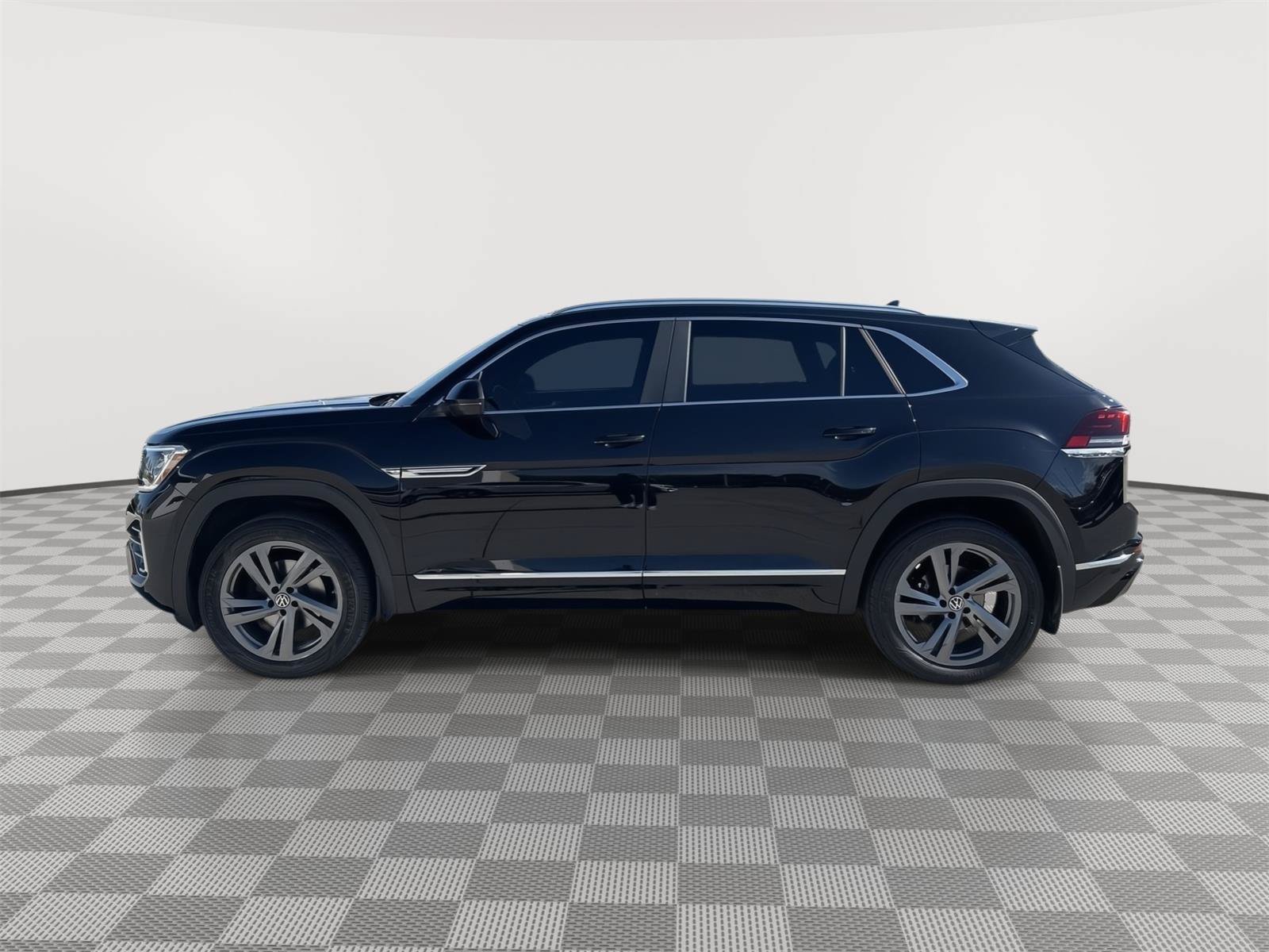 Certified 2024 Volkswagen Atlas Cross Sport SEL R-Line AWD/4WD image 3