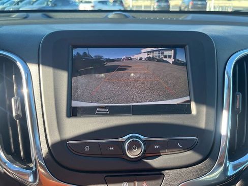 Used 2023 Chevrolet Equinox LT image 36